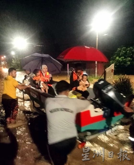 供星洲网:雨季“突袭”森州 户外活动受阻 水灾热点基层救援队“全面戒备”