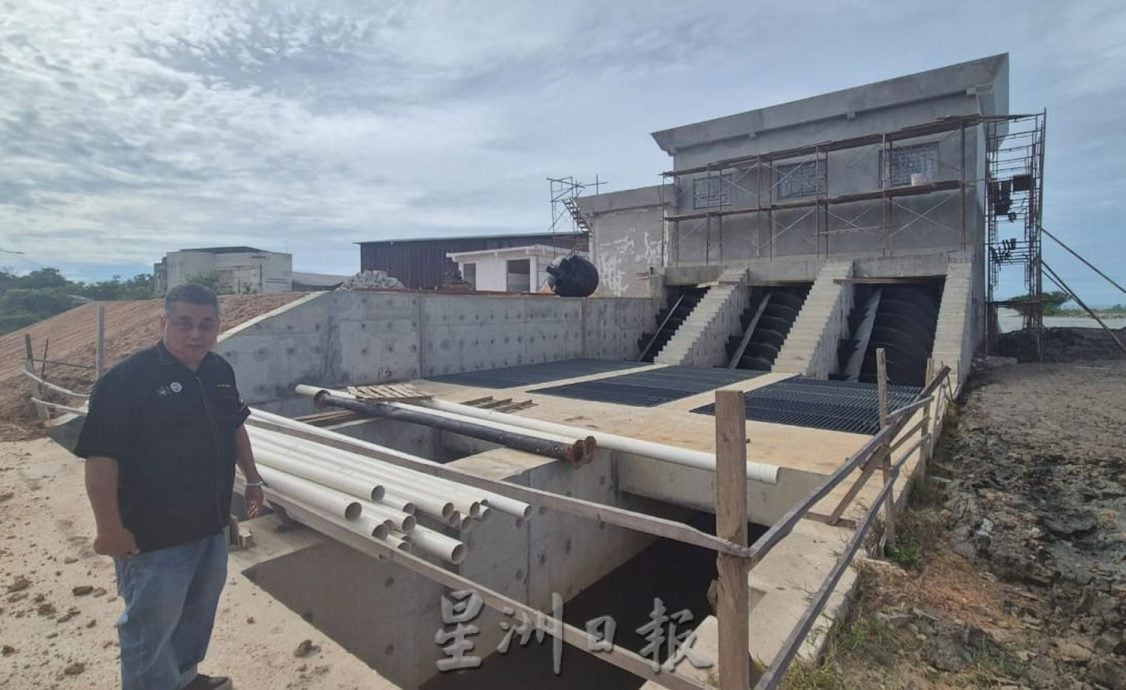 鲁容河口兴建全新水闸