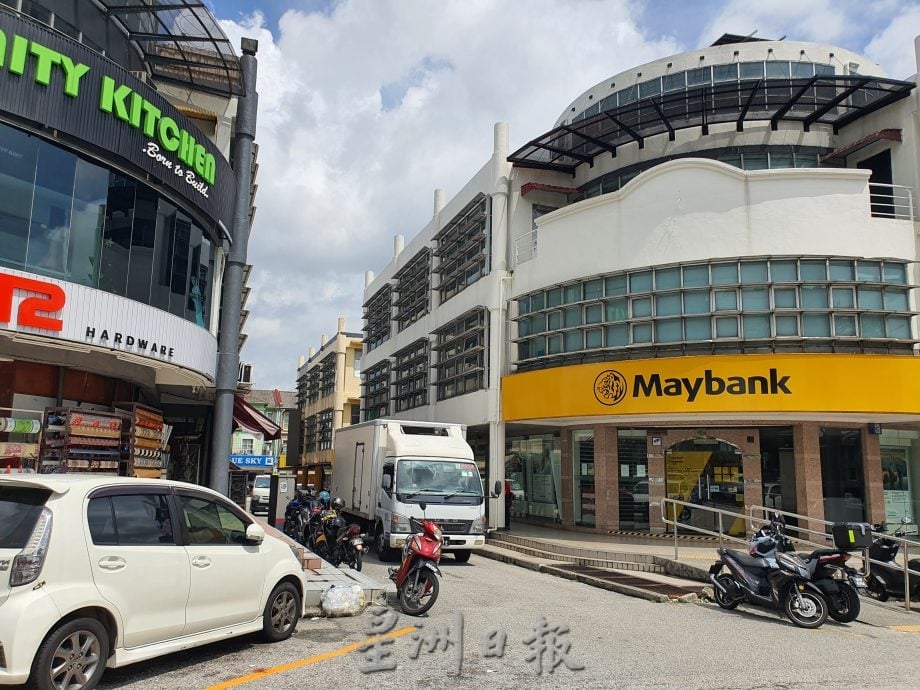 大都会/无告示牌 男子误入反向巷子险遭警方开罚单/5图