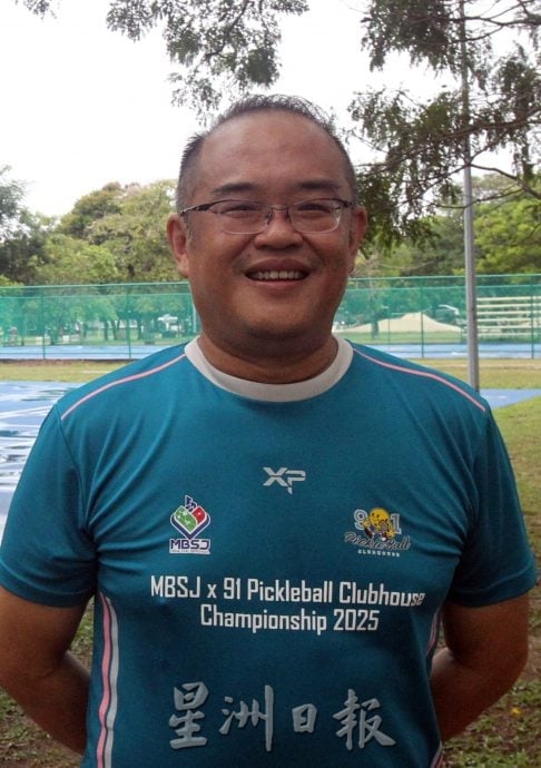 大都会/无告示牌 男子误入反向巷子险遭警方开罚单/5图