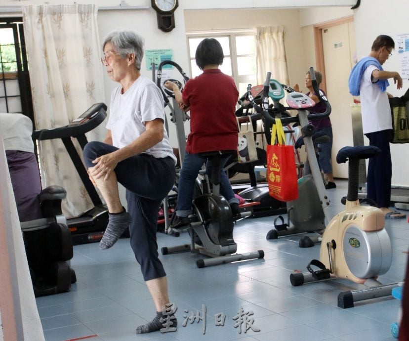 供星洲网/动一动、聊一聊，芙蓉小甘密乐龄中心为长者带来活力与陪伴