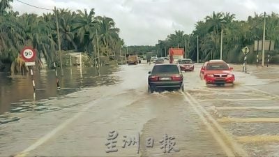 下霹786灾黎迁6疏散中心 警员冻结假期候命