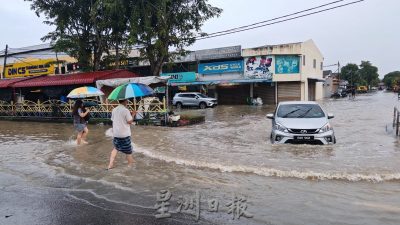 玻水灾灾黎达6370人 下游加央成重灾区