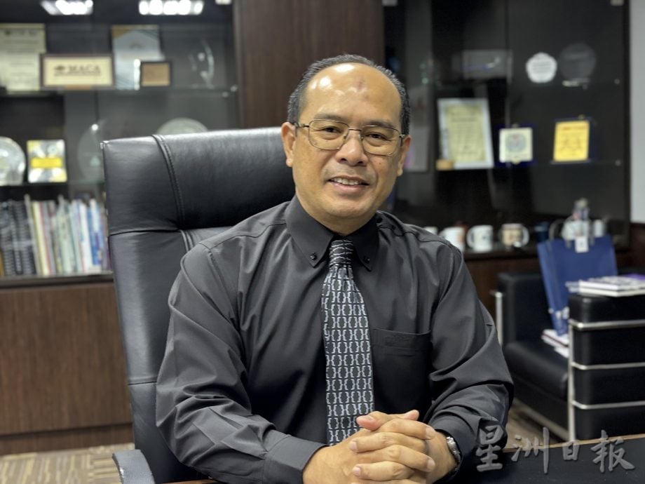 **已签发**柔：封面：校方津贴业者降成本 工大爱心餐计划万名学生受惠