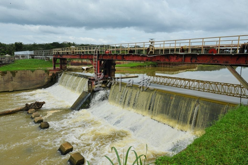 供星洲网/热带风暴“SENYAR”逼近,森州5县进入洪水戒备状态