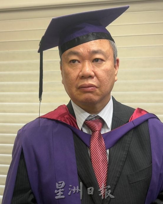 暖势力(全国版)从工程师到医生　黄奕光57岁成USM医学系最年长毕业生