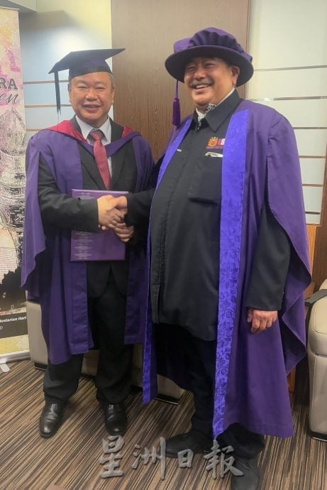 暖势力(全国版)从工程师到医生　黄奕光57岁成USM医学系最年长毕业生