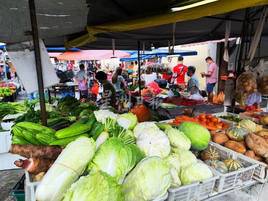 (古城封面主文)李佳烜:生活习惯改变,整个菜市销量下降30至40%