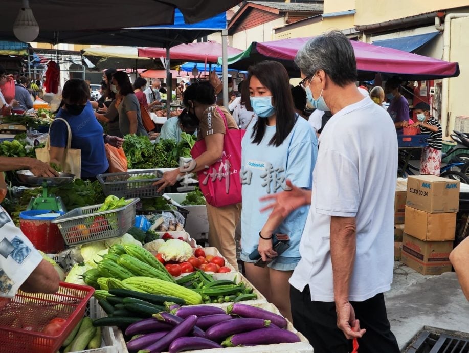 (古城封面主文)李佳烜:生活习惯改变,整个菜市销量下降30至40%