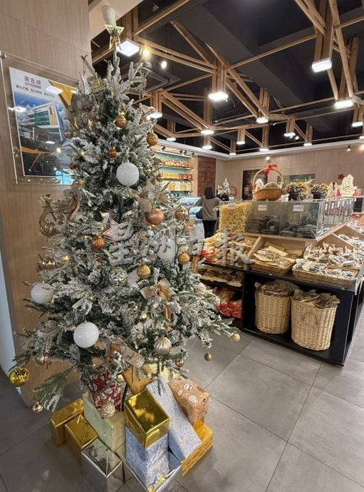 (古城第二版主文)圣诞布置陆续登场吸引人潮