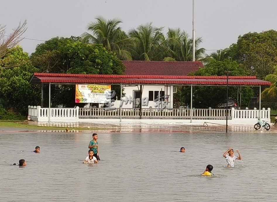 东：百乐公园淹水了