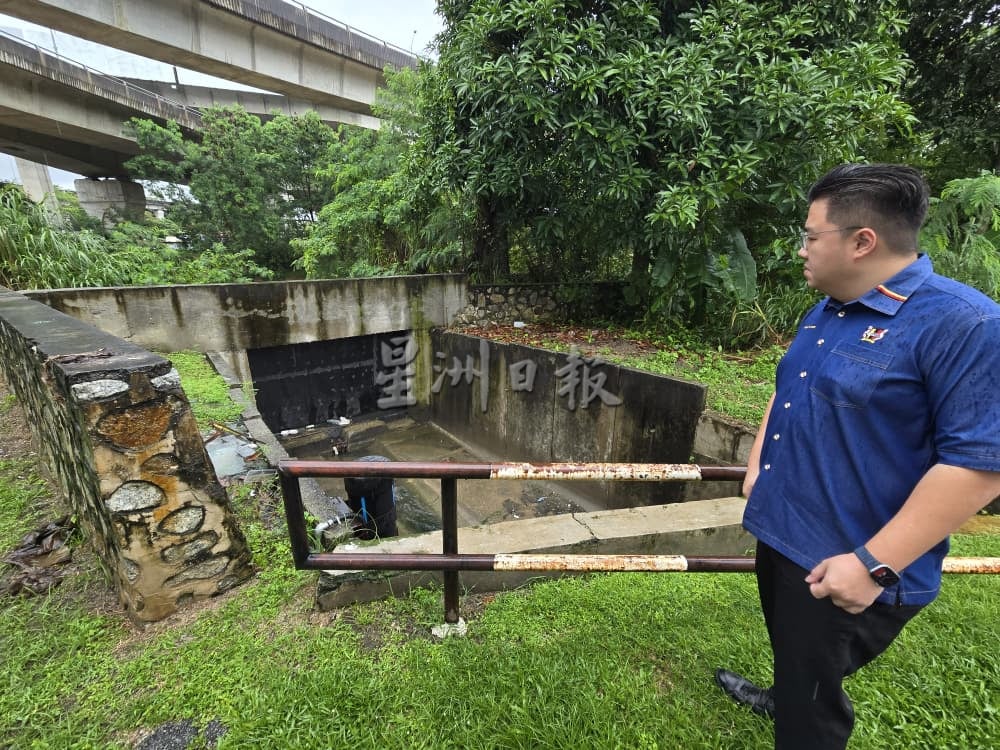 供星洲网/持续降雨容易引发闪电水灾，拉杭区备4艘船艇随时候命