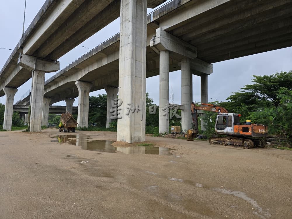供星洲网/持续降雨容易引发闪电水灾，拉杭区备4艘船艇随时候命