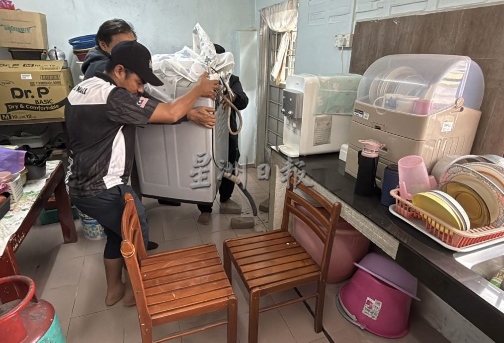 (古城封面主文/签发)“森亚尔”暴雨致河水暴涨·佳林园成灾区数百户受影响