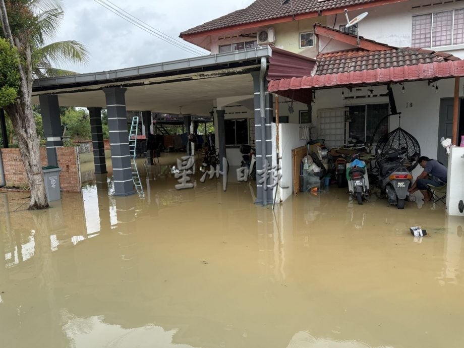 (古城第二版主文/签发)【画页】:昨天的水,今天的旱!