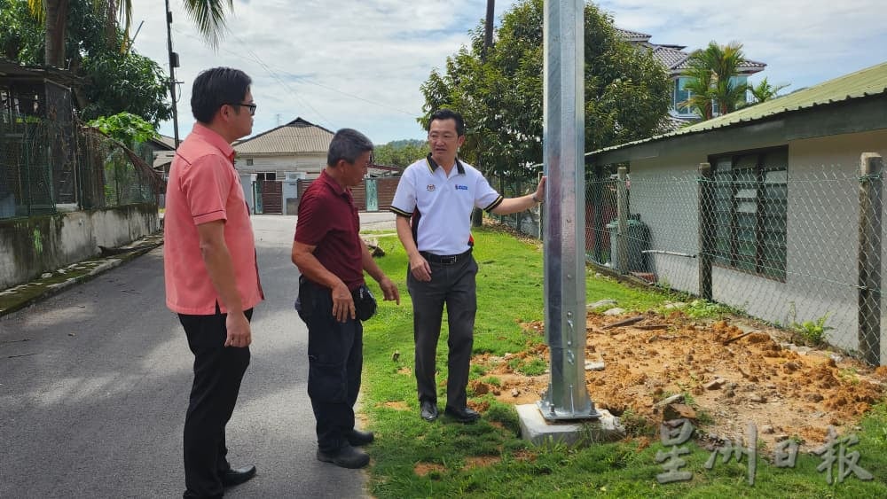亚沙区2新村安装太阳能LED路灯 谢琪清：节能环保是明智决定
