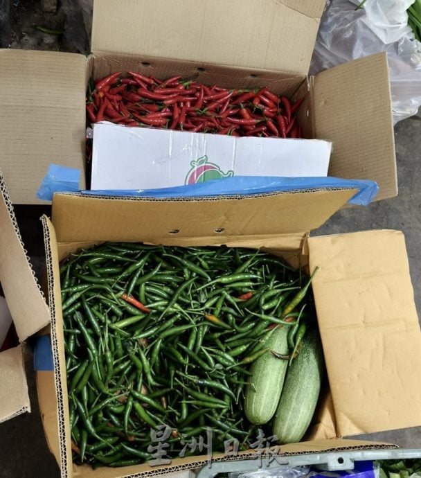 虽有进口蔬菜批发价飙80%   泰南北马水灾暂影响本地菜价不大