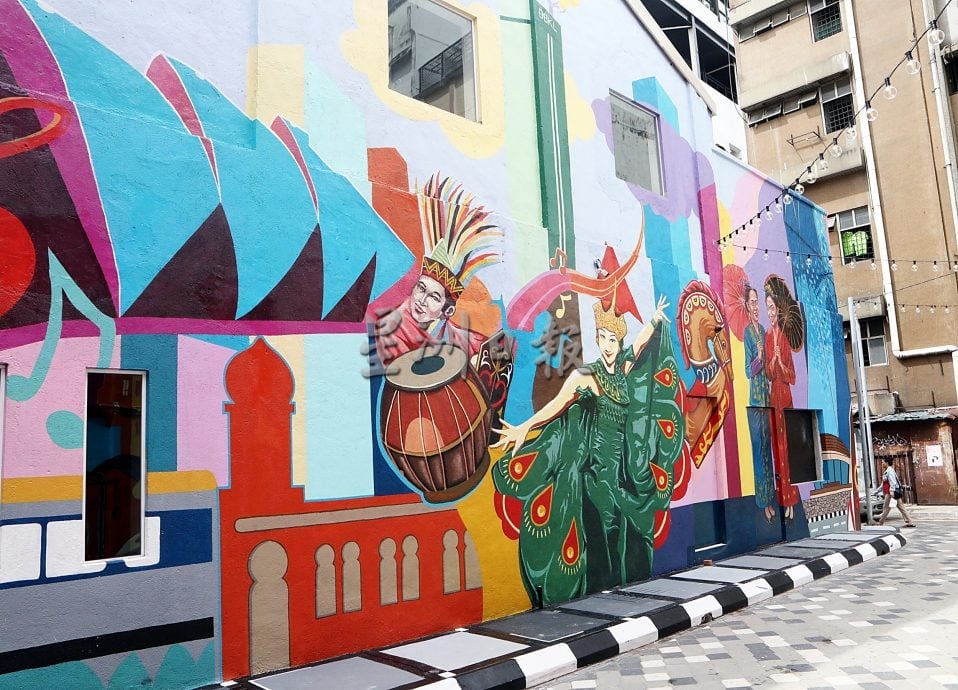 大都会（版头）/隆市政局积极整顿美化  茨厂街后巷路边摊情景逐渐消失