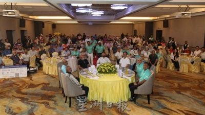 132球手齐聚切磋 雪王储高球杯筹获120万