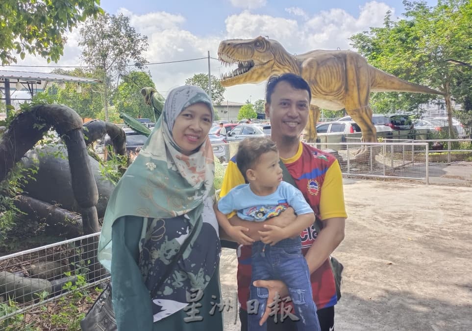 东湖恐龙乐园熄灯   民众纷纷赶赴道别