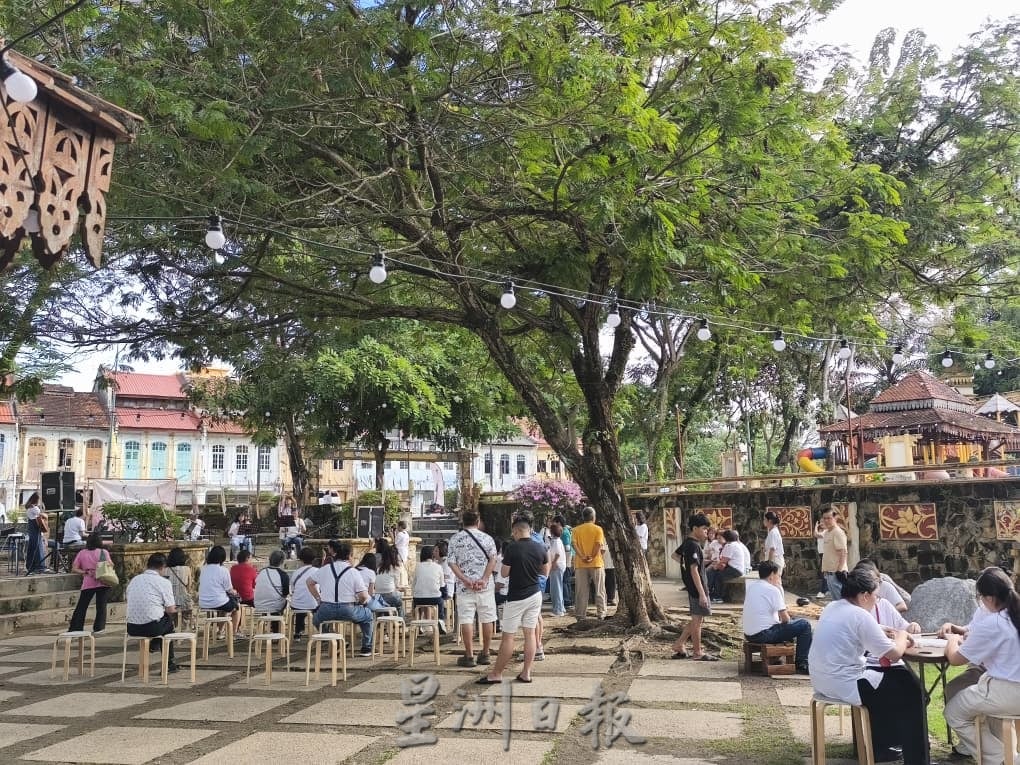 “银得漂亮”多样化休闲活动 长者乐在其中展活力