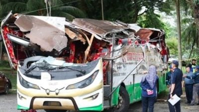 UPSI车祸| 违规卖巴士出租执照 旅游公司被判罚款2万