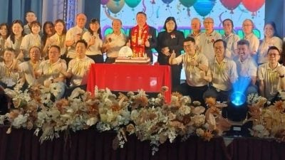 北海光华学校1990年毕业生超越目标   筹获12万888令吉回馈母校