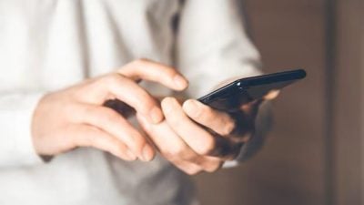 下班途中遇“名牌男”求助 女子被索9000令吉 险坠骗局！