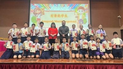 林威升：把荣誉化为动力 颁奖礼见证学生成长