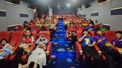 参观10 Stars电影院 育才毕业旅添乐趣