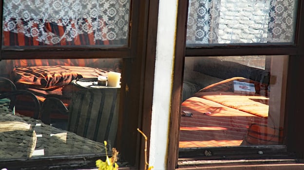 报纸陪伴我的日子/香蕉炸鸡（新山）