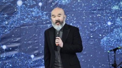 丧妻5年再露面胡子全白    辛龙吐心声：不知要走去哪里？