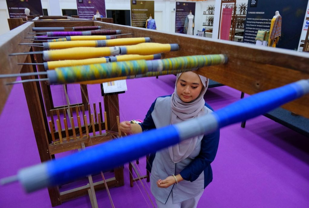 12月12 :半岛心旅行:彭苏丹后东姑阿兹莎手工艺术品中心