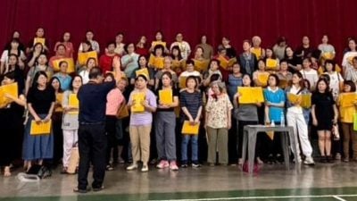 12月13三才华小登场邀赴会 霹圣诞庆典传喜悦温情