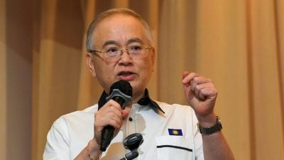 有钱可优先治病太荒唐 魏家祥批“卫生部之友”违医德