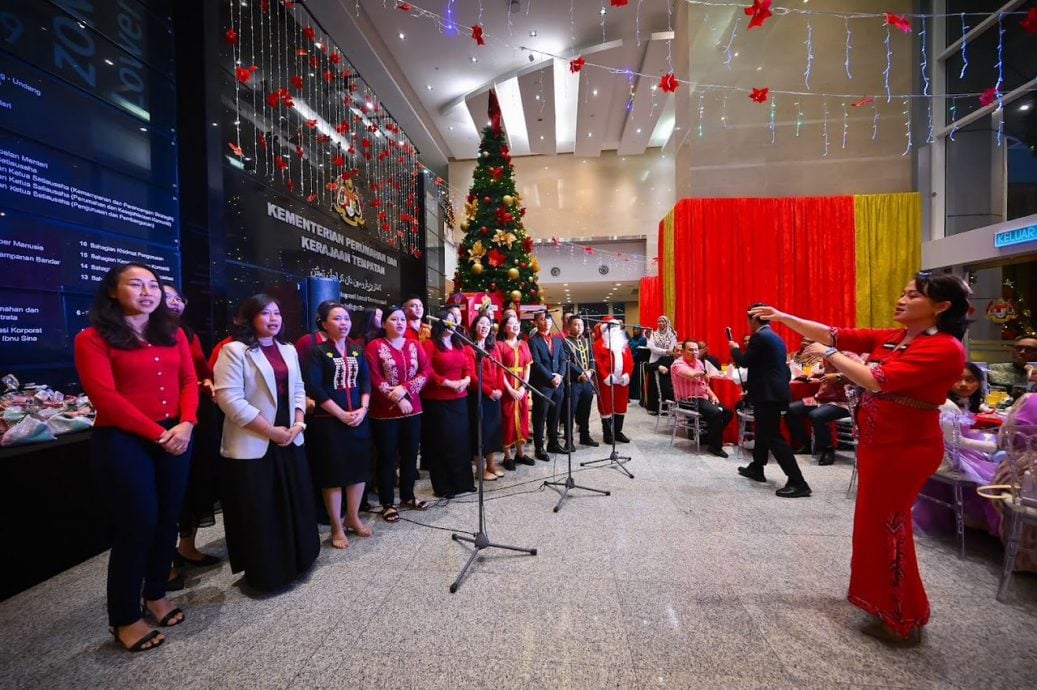 25国大使与代表 齐聚房地部共庆圣诞