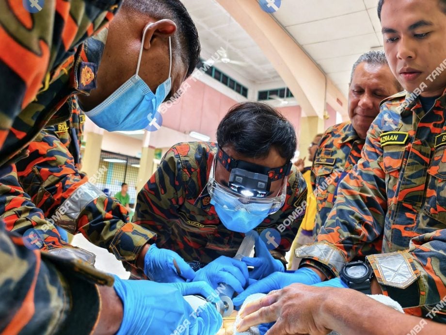 2戒指卡左右手拇指 消拯员助割断