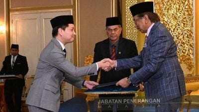 陈权芳 陈俗仁 李莉咪   6官委州议员3华裔