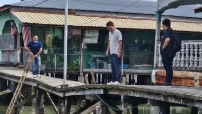 涨潮压力导致倾斜 甘榜波加拉坏桥待修