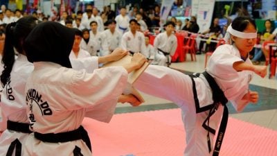 练跆拳道 修身养性