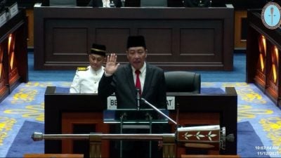 沙巴州议会举行宣誓仪式　哈芝芝率领众州议员宣誓