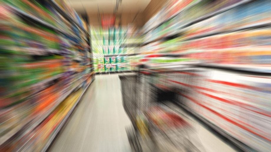 男子想吃免费牢饭 持刀抢超商 得逞后竟比V微笑耍帅