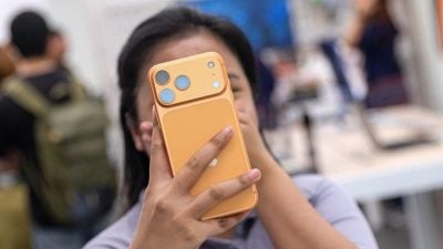 【科技简讯】苹果悄悄砍掉  iPhone 17 Pro“夜景人像”功能