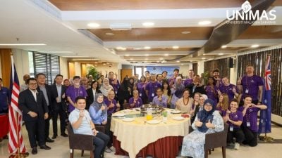 砂大昆士兰大学交流 12医学生走进社区