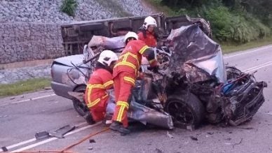 军用罗里与轿车相撞 1军人当场毙命 另4人受伤