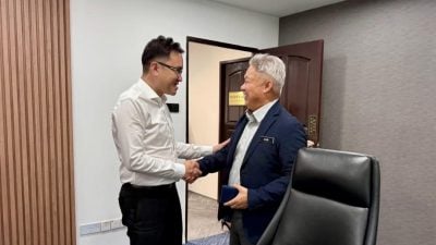 冯晋哲拜会市长 保持合作服务人民