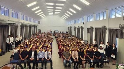 詹万兴勉励益南毕业生 将学习化为成长动力