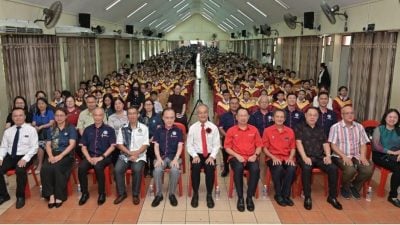 雷远生：秉持先贤精神 华商坚守华教薪火