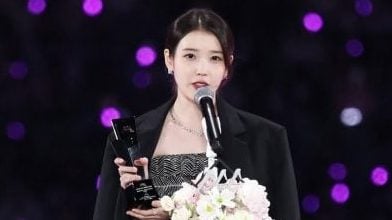 AAA横扫6大奖 IU自侃拿到不好意思