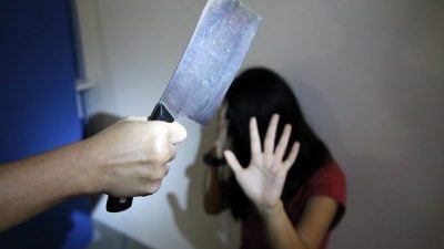 六旬男幻想被害 持刀砍女佣 被判监9个月